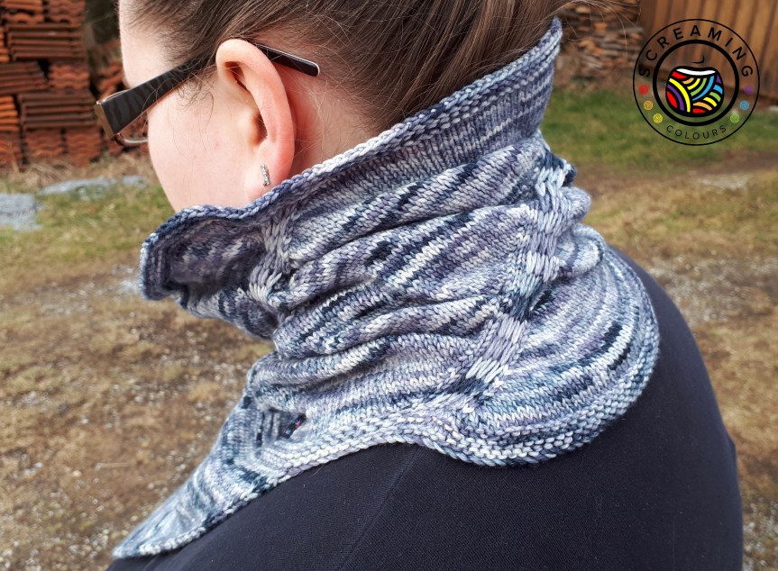 DieDreivomBlogCowl Rückenansicht